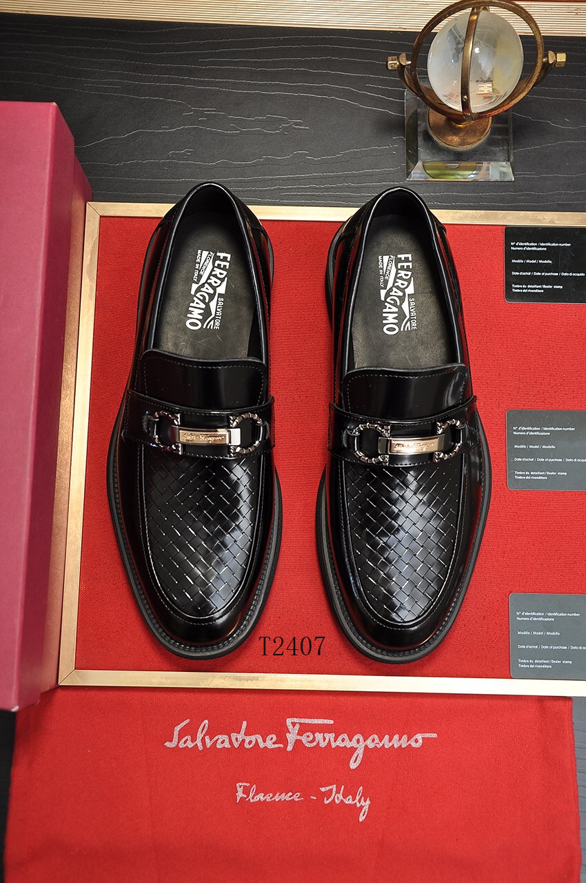 Ferragamo sz38-44 145